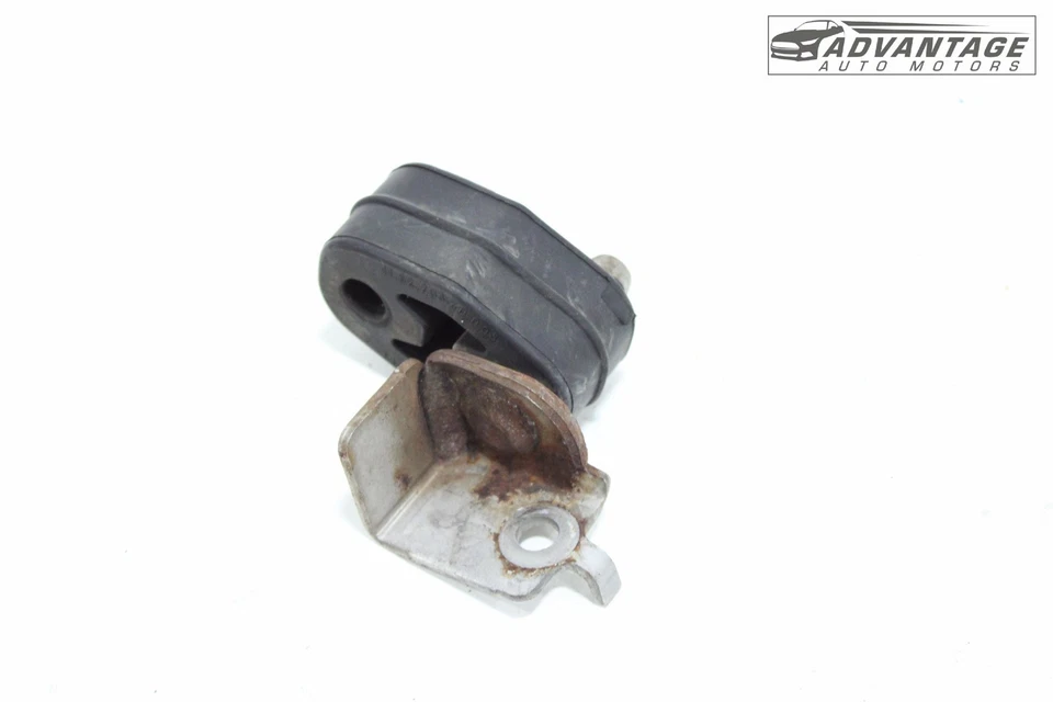 Chrysler 300 S 2008-2023 tracción trasera 3,6 L tubo de escape inferior montaje de suspensión con soporte OEM Foto 1 de 4