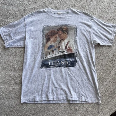 Camiseta promocional masculina vintage 1998 Titanic filme tamanho XL cinza estampa gráfica RARA - Imagem 1 de 4