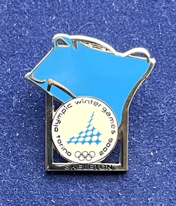 2006 TORINO ITALY OLYMPIC WINTER GAMES/ SKELETON TEAM PIN/ SLED/TROFE/ RARE - Picture 1 of 2