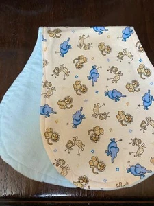 Handmade Burp Cloth Baby Lions, Giraffes, and Elephants Set of 2 - Picture 1 of 1