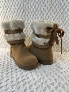 Nuevo sin caja ~ G By Guess ~ Botas de gamuza de piel sintética marrón para mujer ~ Talla 7,5 ~ - Imagen 1 de 21