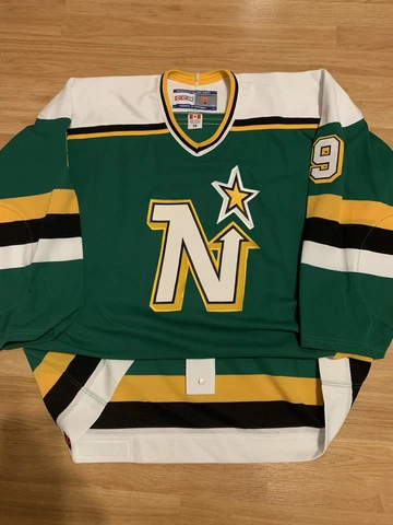 Authentic Mike Modano Minnesota North Stars NHL Hockey jersey CCM Green 52 Cover