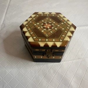 VTG Handmade Wood Inlay Taracea Marquetry Hexagon Shape Box ,Spain Red Read - Picture 1 of 16