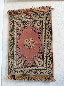 Alfombra vintage para casa de muñecas 9” X 14” - Imagen 1 de 5