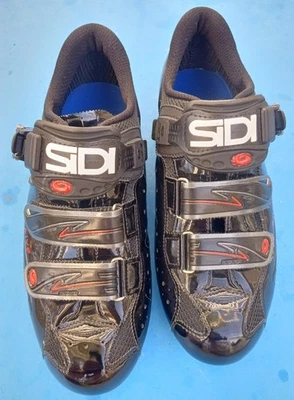SiDi Genius 5 CINCO Carbono MEGA (42 UE / 8 EE. UU. Hombres) Ancho EE Malla Zapatos de Carretera 3 Pernos Foto 1 de 4