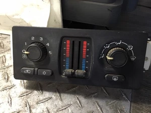 2003-2004 Silverado Sierra Tahoe Yukon A/C Heater Climate Control OEM - Picture 1 of 5