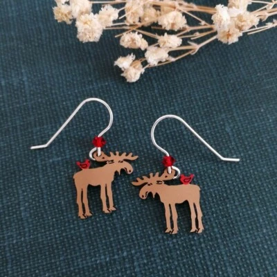 Pendientes Sienna Sky Plata Esterlina Gancho Alce con Cardenal Rojo Único Encantador Foto 1 de 4