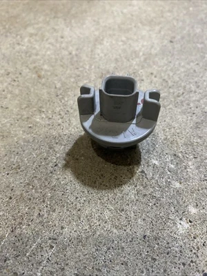 Honda Fit OEM Turn Signal Blinker Bulb Socket Connector 2007-2008 - Image 1 of 3