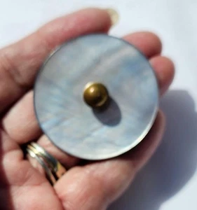 Bola de Metal de Colección Madreperla Botón Grande Marrón Ahumado Gris 1 3/4" Vástago Redondo - Imagen 1 de 1