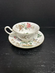 Vintage Wedgwood Charnwood Bone China Teetasse und Untertasse Set Floral Goldrand - Bild 1 von 7