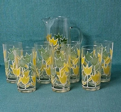 Juego de 8 piezas ~ Jarra moderna de mediados de siglo de tulipanes verdes y amarillos de 8,75" con vasos de 5"  Foto 1 de 4