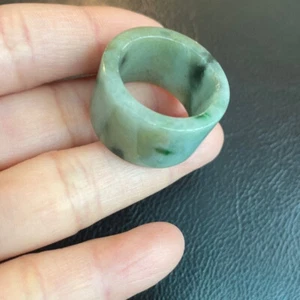 Jumbo flacher grüner weiblicher Jadebandring Größe 9,5 - 9,75 - Herren große Breite 14 mm - Bild 1 von 12