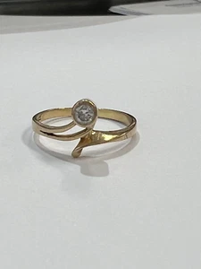 18ct Yellow Gold Ladies Diamond Ring - Picture 1 of 4