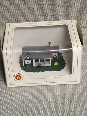 Vintage Bachmann N Scale Trains New England Rancher House Building #45814 - Image 1 of 4