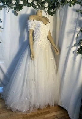 Mon Cheri Wedding Dress White Capped Shoulder Train Embroidered Floral ~ Size 10 - Image 1 of 4
