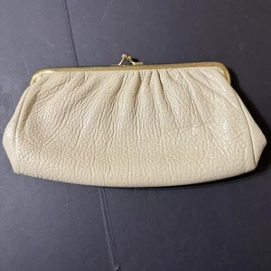 Cartera clutch vintage beige cierre beso - Imagen 1 de 7