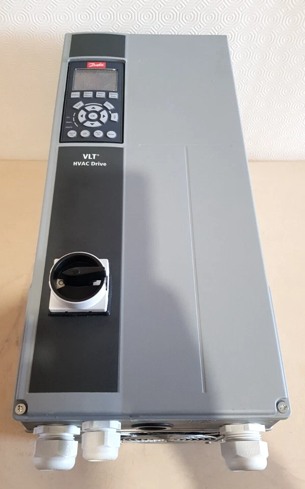 DANFOSS FC-102P11KT4P55H3XGX1XXSXXXXAXBXCXXXXDX Convertisseur de Fréquence  #124 - Bild 1 von 4