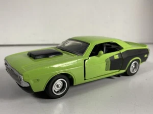 New Ray 1970 Dodge Challenger Hemi Muscle Car Die Cast Lime Green 1:32 - Picture 1 of 8