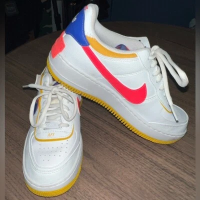 Mujer Air Force 1 Sombra 'Blanco Azul Carmesí' Talla 7 Foto 1 de 4