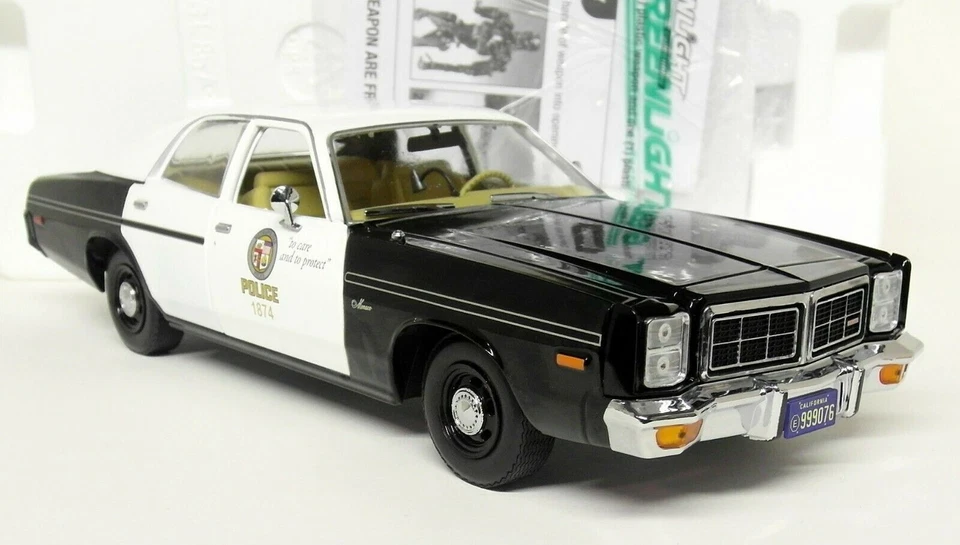 Greenlight 1/18 Scale - 1977 Dodge Monaco Police + Terminator Diecast model car - Image 1 of 4