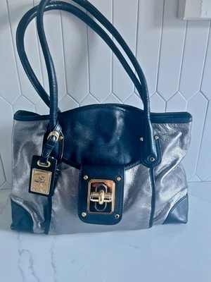 B Makowsky Metallic Silver Black Leather Women Large Shoulder Bag Purse Hang Tag - Image 1 of 4