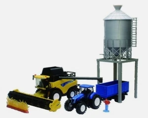 New Ray New Holland CR9090 Combine & T7.270 Tractor with Wagon and Grain Bin NIB - Picture 1 of 3