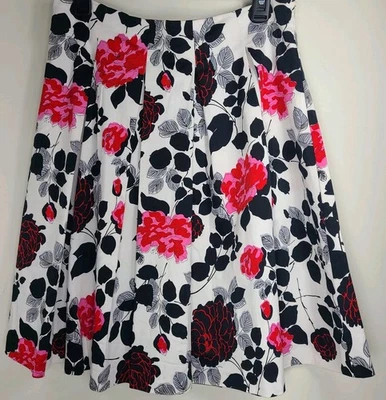 Sunny Leigh Women’s Floral A-Line Skirt 10P White Black Red Roses Cotton Stretch - Image 1 of 4
