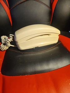 Telefono da parete/scrivania Northwestern Bell classico preferito con cavo a pulsante beige - Foto 1 di 10