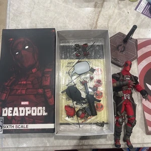 Modellino Deadpool 2015 Sideshow Collectibles Marvel sesta scala 1/6 100178 - Foto 1 di 11