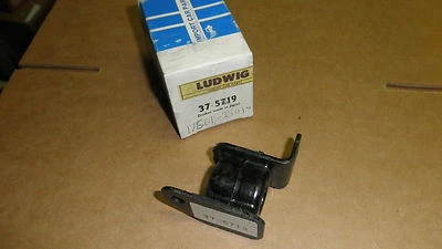 Toyota #17561-25010 1970-74 Carina 2T, Celica 8RC, 18RC Frt Exh. suspensión de tubo #37-5719 Foto 1 de 3