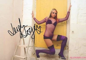 Foto firmada por LEIGH LOGAN 12x8 British PORN STAR CERTIFICADO DE AUTENTICIDAD - Imagen 1 de 1