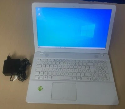 Asus R541U Notebook mit i5-7200U CPU, 8GB RAM, 1TB HDD Full HD, Gebraucht - Bild 1 von 4