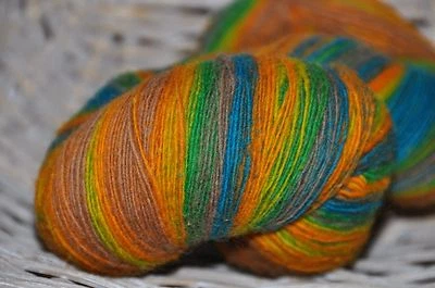 100% Schurwolle Tücherwolle Schafwolle Wolle Lace Strickgarn handgefärbt *930* - Bild 1 von 4