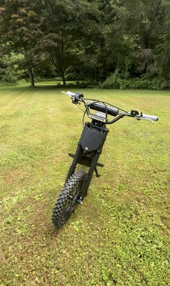 Черно-белая подошва Tuttio 01 48 В 21 Ач только 300 миль на ней - Изображение 1 из 4