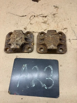 Chevrolet GMC K20 1967 1972 4x4 1/2 tonelada eje delantero hoja resorte juego de placas de pernos en U Foto 1 de 4