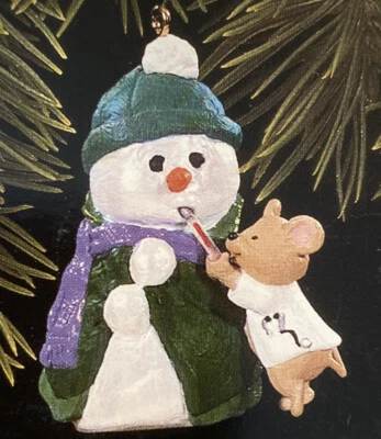 Hallmark Ornament 1997 - Chequeo de Navidad - Muñeco de Nieve Ratón Navidad Coleccionable Foto 1 de 3