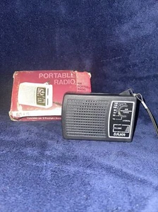 Radio Transistor Portátil Vintage International IC 90 Bolsillos AM Nuevo Retro - Imagen 1 de 1