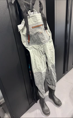 Frogg toggs hellbender bootfoot felt boot waders - lightly used - Mens size 10 - Image 1 of 4