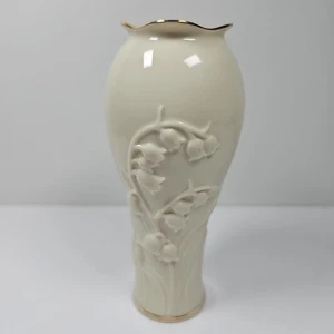 Lenox Crescent Tulip reverse, bud Vase With Gold Trim, Cream, 5.4 inch, - Picture 1 of 4