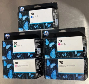 Lote de 5 cartuchos originales HP 70 130 ML B, G, M, LM, PB caducados OEM NUEVO EN CAJA envío y devolución gratuitos - Imagen 1 de 3