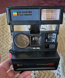 Polaroid Sun 660 Autofocus Instant Camera with Strap Vintage Untested - Picture 1 of 8