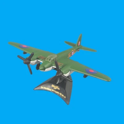 De Havilland Mosquito FB Mk. VI литая копия самолета и демонстрационный стенд Maisto - Изображение 1 из 4