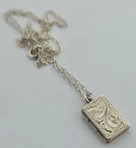 Collar medallón doble foto libro grabado plata esterlina 925 principal JA 1977 de colección - Imagen 1 de 8