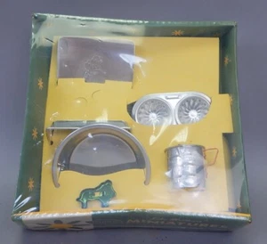 Vintage Mirro Miniatures Like Mothers Aluminum Toy Kitchen Bake Set NOS in Box - Picture 1 of 4