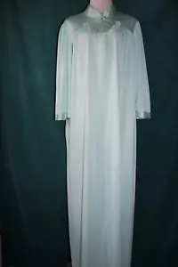 VANITY FAIR Aqua Blue Long Robe Zip VINTAGE Nylon Classic Sz L Satin Trim USA - Picture 1 of 5