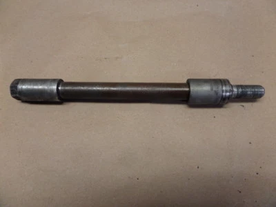 Honda Shadow VT500 C 1985 eje de rueda delantera  Foto 1 de 3