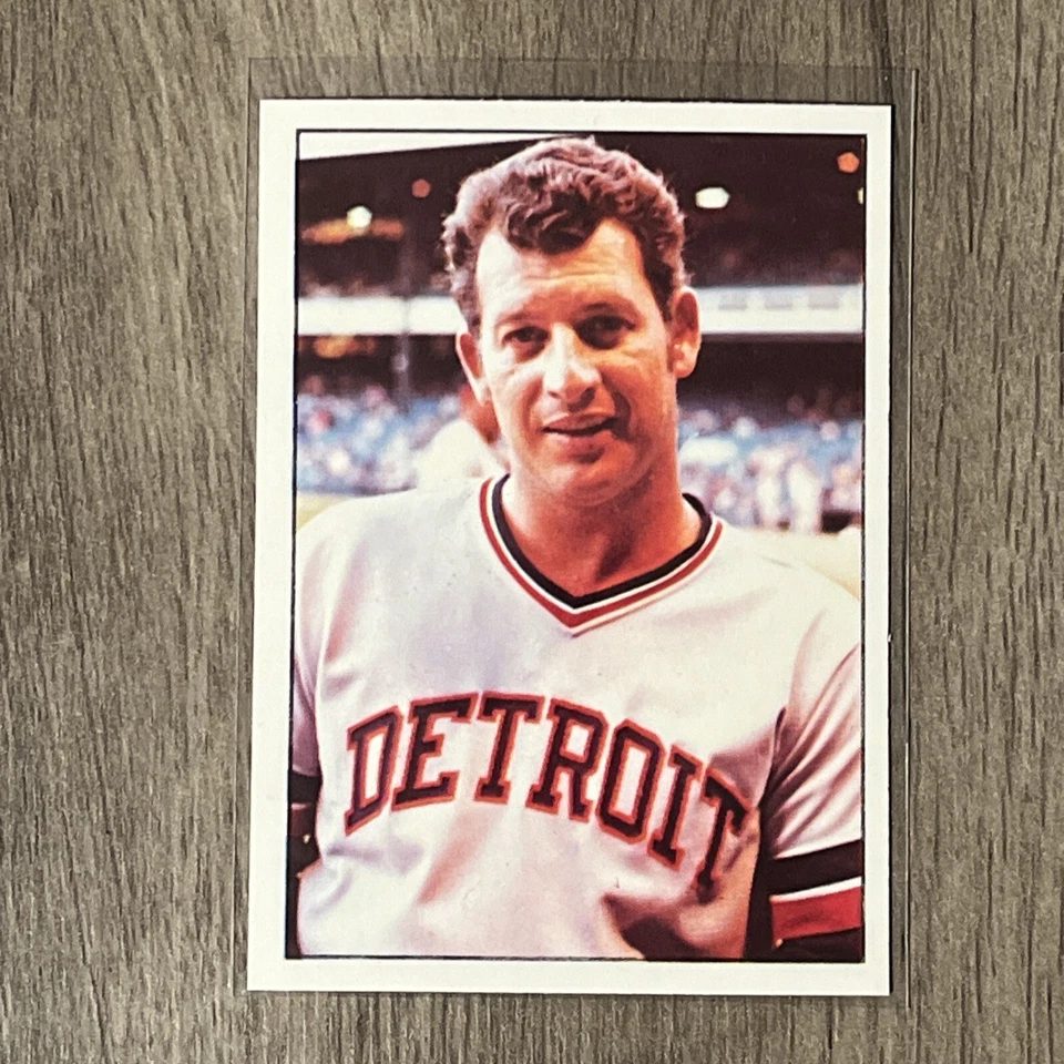 1975 SSPC #354 Mickey Lolich - Image 1 of 2