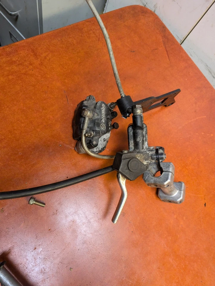 1991 Ktm 250 Exc Front Brake Caliper Master cylinder - Image 1 of 4