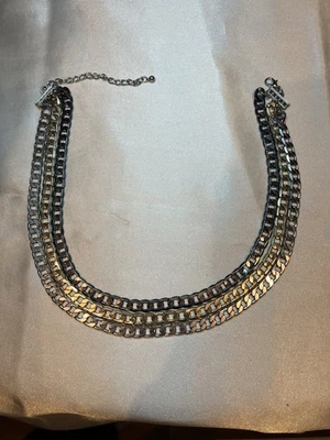 Collar plata oro y negro Foto 1 de 4