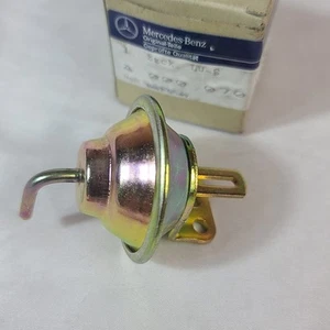 Genuine Mercedes Carburetor Dampener Vacuum Dashpot New W116 W114 280 280S 280C - Picture 1 of 2